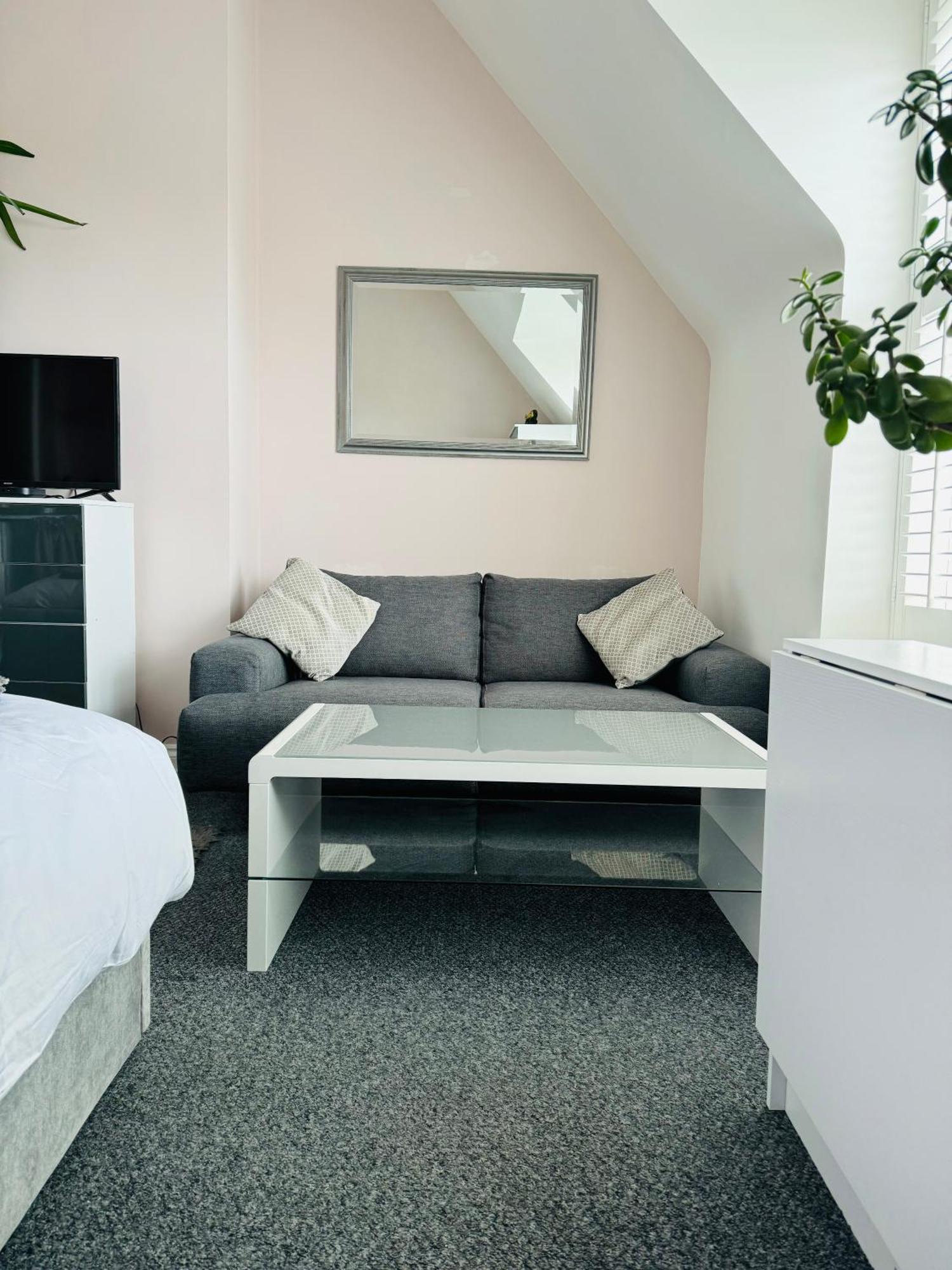 Penthouse Suite, Sea View, Close To Shops, Beach And Train St Leonards-on-Sea Kültér fotó